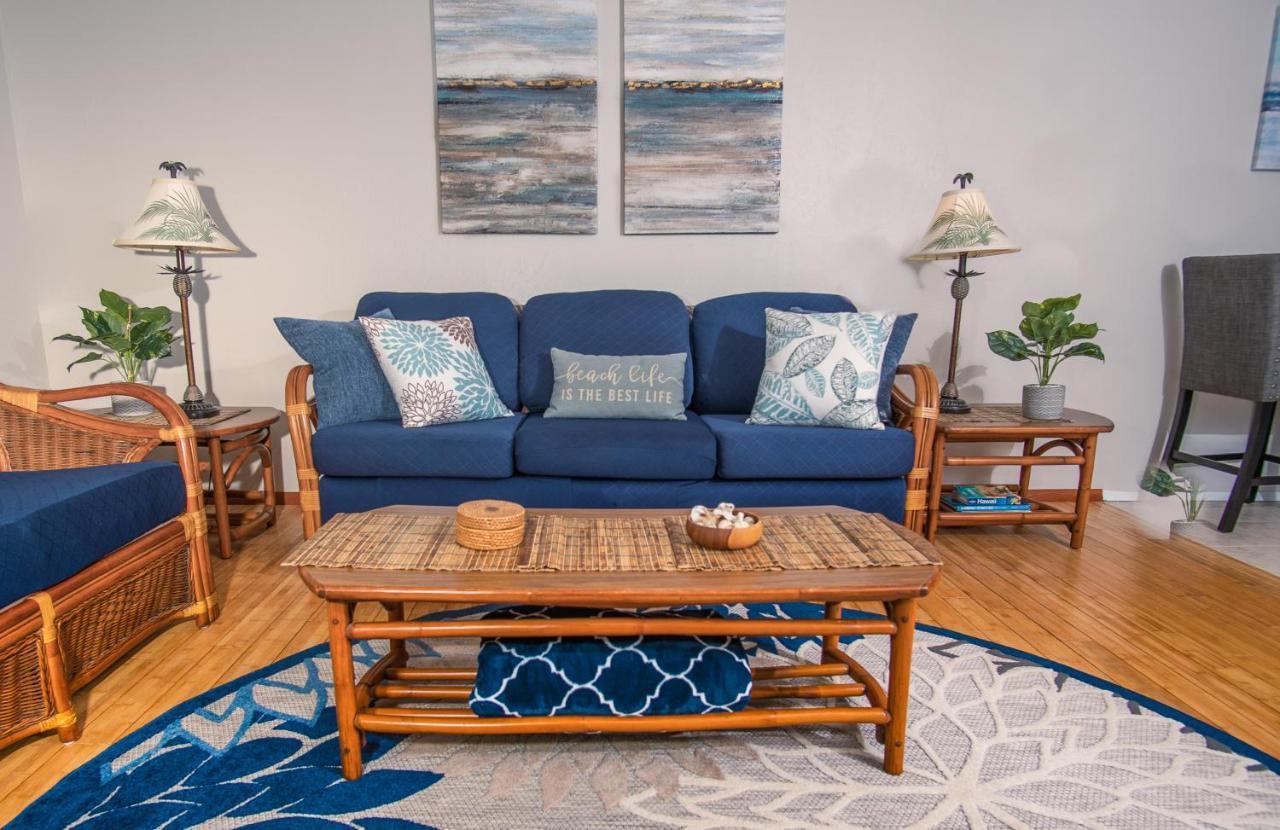 Molokai Island Retreat With Beautiful Ocean Views And Pool - Newly Remodeled! Apartment Ualapue ภายนอก รูปภาพ
