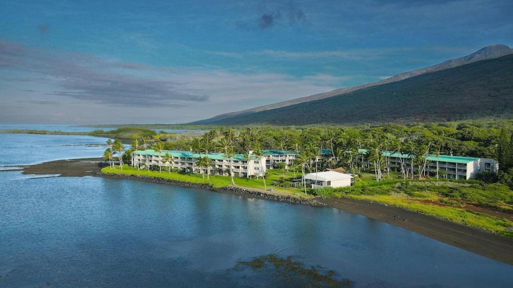Molokai Island Retreat With Beautiful Ocean Views And Pool - Newly Remodeled! Apartment Ualapue ภายนอก รูปภาพ