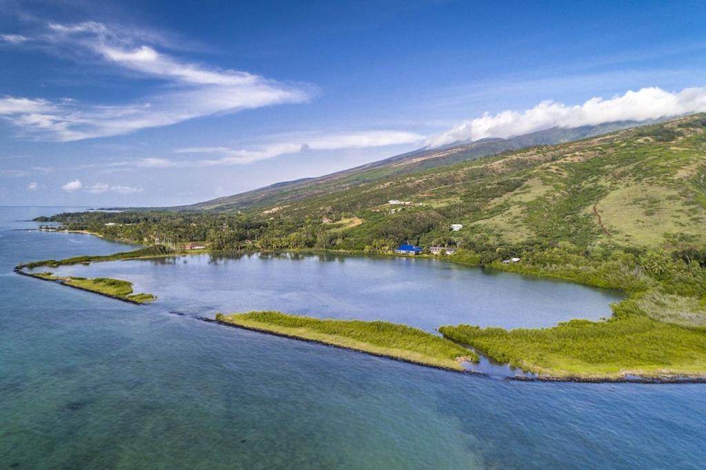 Molokai Island Retreat With Beautiful Ocean Views And Pool - Newly Remodeled! Apartment Ualapue ภายนอก รูปภาพ